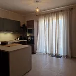 Centrally Located 3br Sea View By Bus Terminus Сент-Полс-Бей