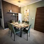 Centrally Located 3br Sea View By Bus Terminus Сент-Полс-Бей