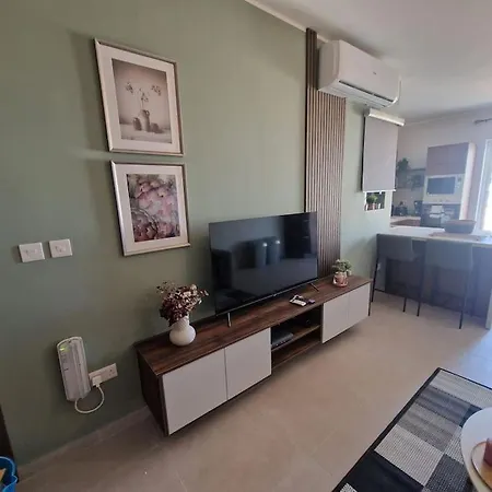 Centrally Located, Well Equipped, Stylish Flat. * St. Paul's Bay