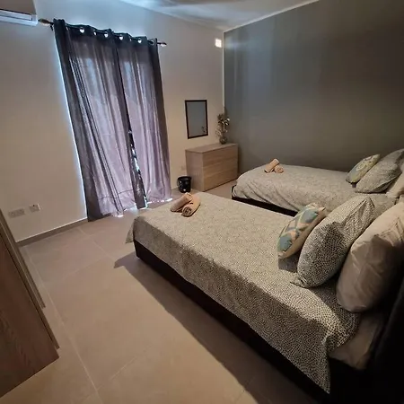 Daire Centrally Located 3br Sea View By Bus Terminus