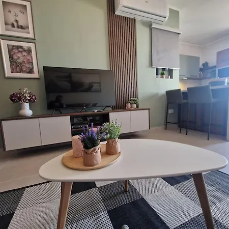 Lägenhet Centrally Located, Well Equipped, Stylish Flat.