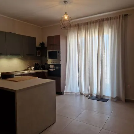 Centrally Located, Well Equipped, Stylish Flat. Сент-Полс-Бей