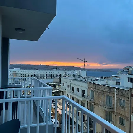 Апартаменты Centrally Located 3br Sea View By Bus Terminus *