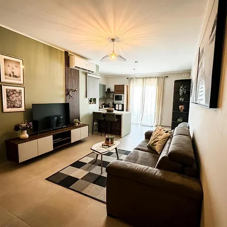 Lägenhet Centrally Located, Well Equipped, Stylish Flat. *