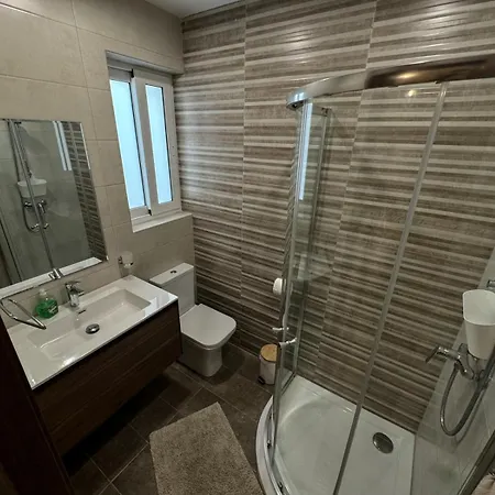 Centrally Located, Well Equipped, Stylish Flat.