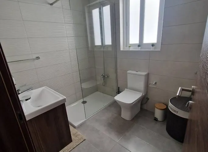 Centrally Located 3br Sea View By Bus Terminus Appartement