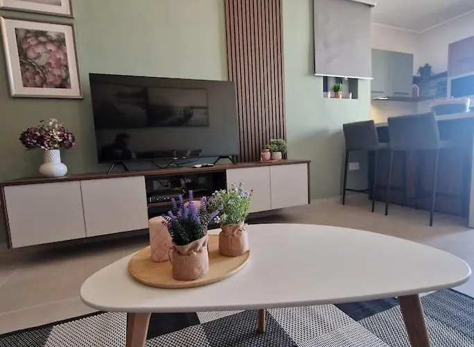 Apartamento Centrally Located 3Br Sea View By Bus Terminus