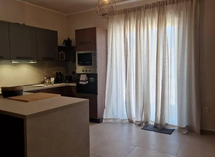 Centrally Located 3Br Sea View By Bus Terminus Сент-Полс-Бей