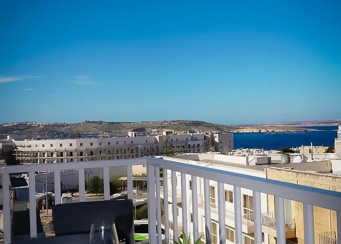 Centrally Located 3br Sea View By Bus Terminus * San Pawl il-Baħar