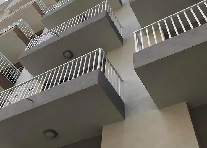 Centrally Located 3br Sea View By Bus Terminus