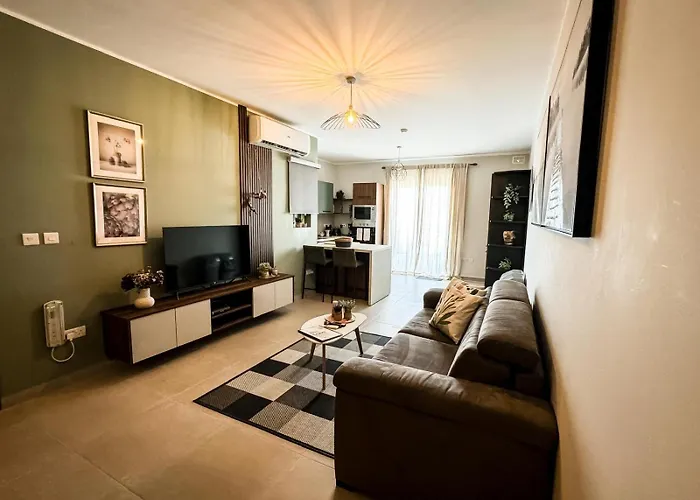 Апартаменты Centrally Located 3Br Sea View By Bus Terminus *