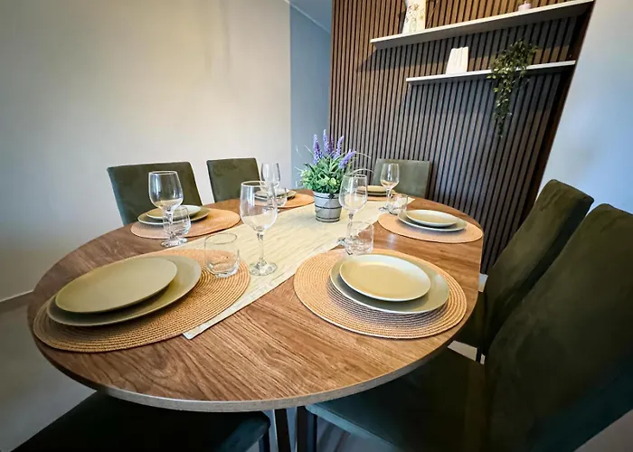 Centrally Located 3br Sea View By Bus Terminus * San Pawl il-Baħar