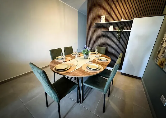 Centrally Located 3br Sea View By Bus Terminus Appartement San Pawl il-Baħar