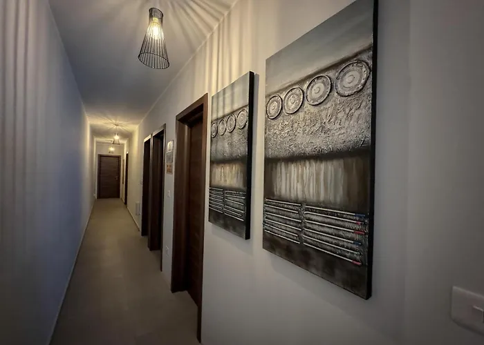 Centrally Located 3Br Sea View By Bus Terminus *