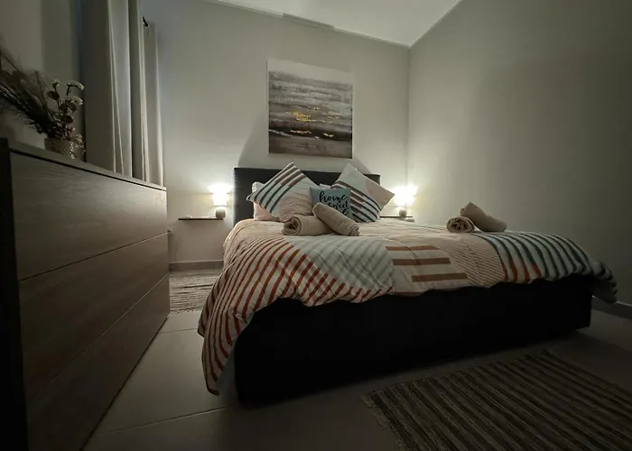 Centrally Located 3br Sea View By Bus Terminus Appartement San Pawl il-Baħar