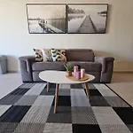 Appartement Centrally Located 3br Sea View By Bus Terminus
