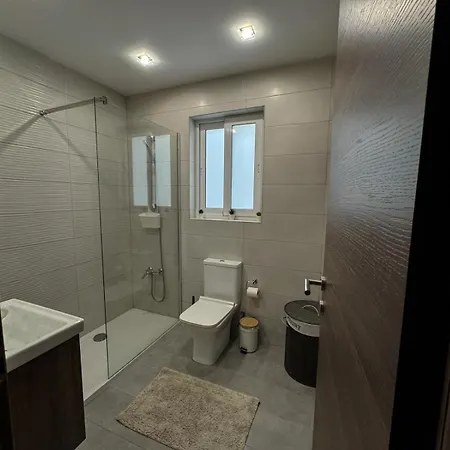 아파트 Centrally Located 3br Sea View By Bus Terminus