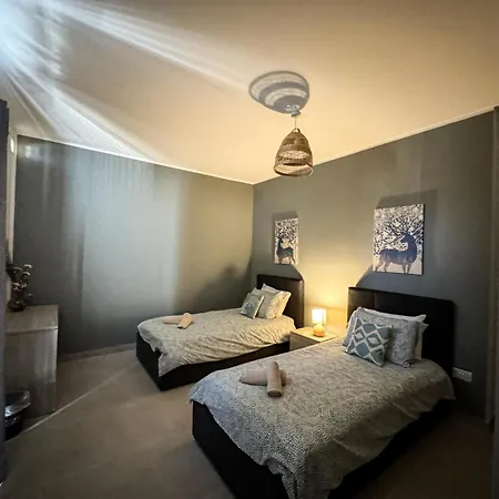 아파트 Centrally Located 3br Sea View By Bus Terminus 세인트폴스베이
